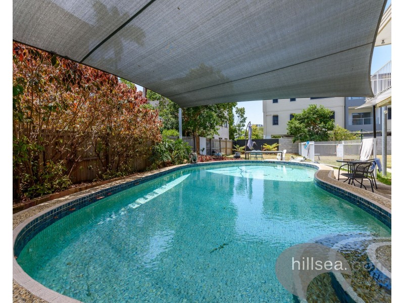 2A/54 Frank Street, Labrador QLD 4215