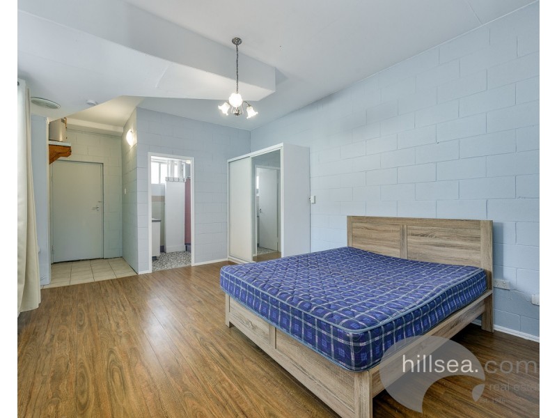 2A/54 Frank Street, Labrador QLD 4215