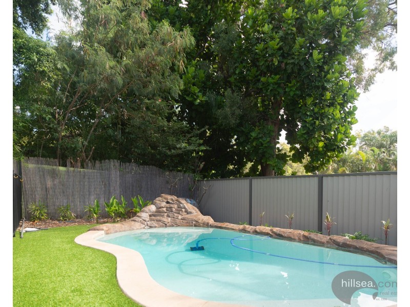 22 Dromana Crescent, Helensvale QLD 4212