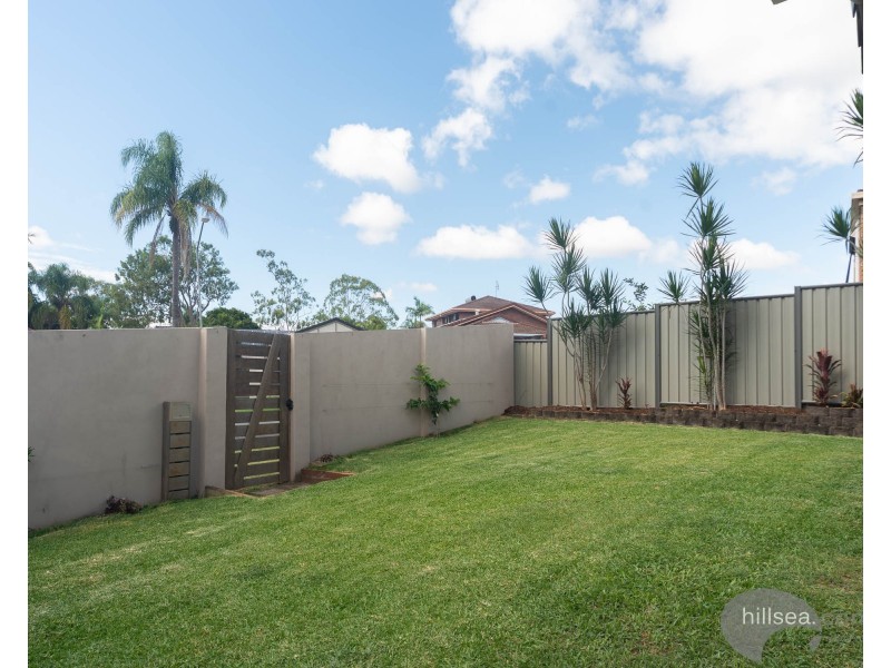 22 Dromana Crescent, Helensvale QLD 4212