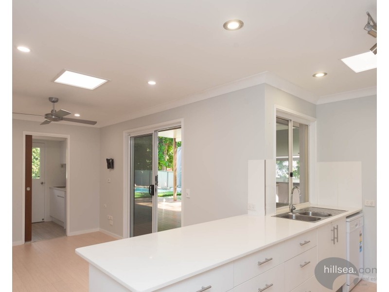 22 Dromana Crescent, Helensvale QLD 4212