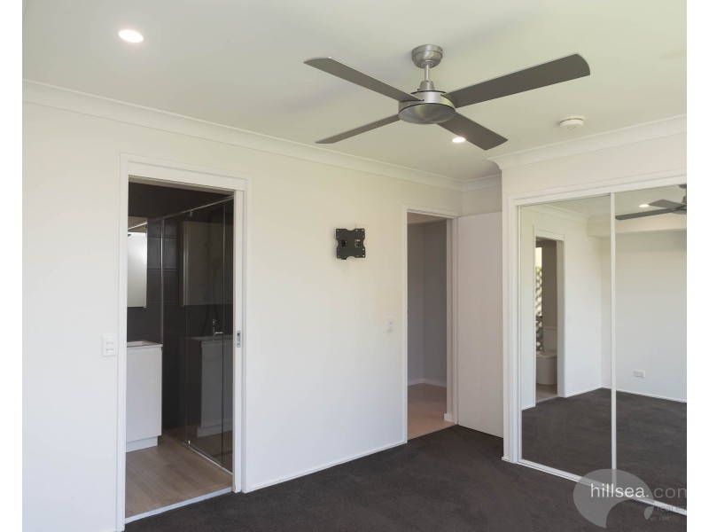 22 Dromana Crescent, Helensvale QLD 4212