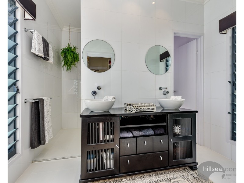 3 Lotus Avenue, Hollywell QLD 4216