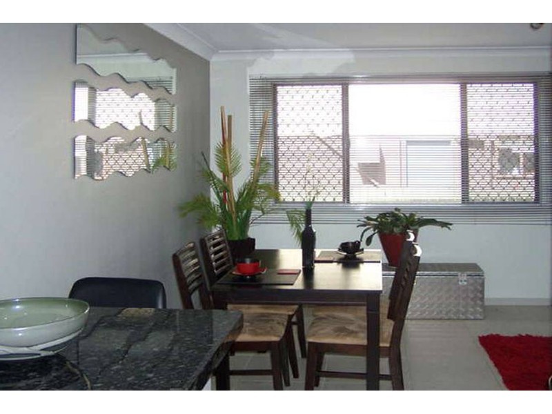 2/28 Errol Avenue, Paradise Point QLD 4216