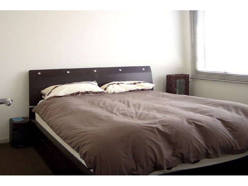 2/28 Errol Avenue, Paradise Point QLD 4216