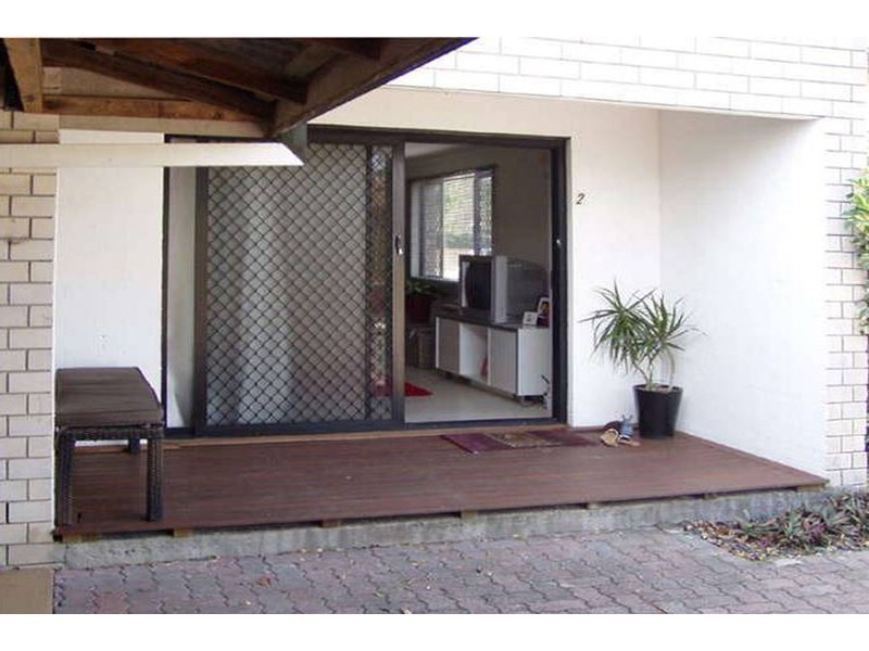 2/28 Errol Avenue, Paradise Point QLD 4216