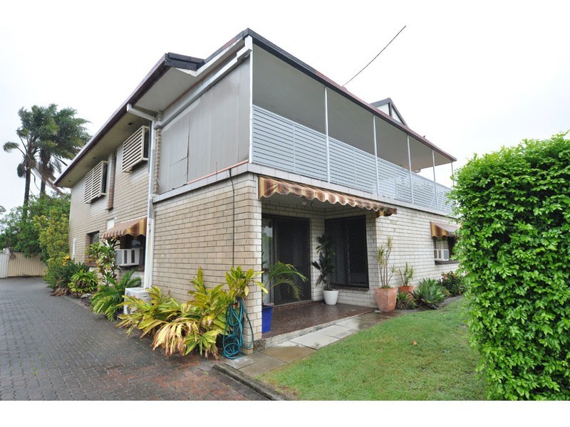 2/28 Errol Avenue, Paradise Point QLD 4216