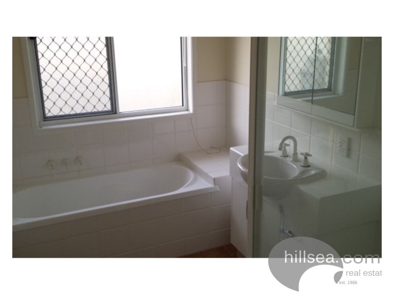 4 Jordana Street, Arundel QLD 4214