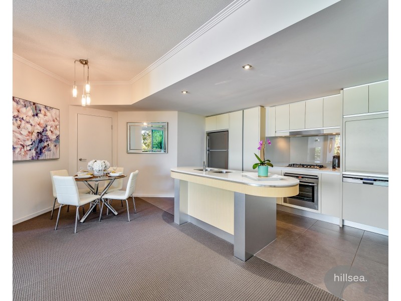 28 Bayview Street, Runaway Bay QLD 4216