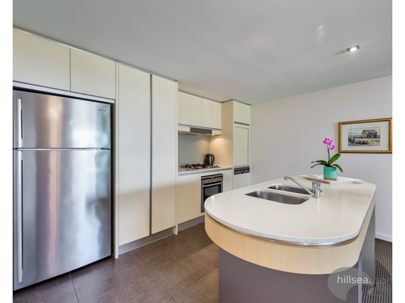 28 Bayview Street, Runaway Bay QLD 4216