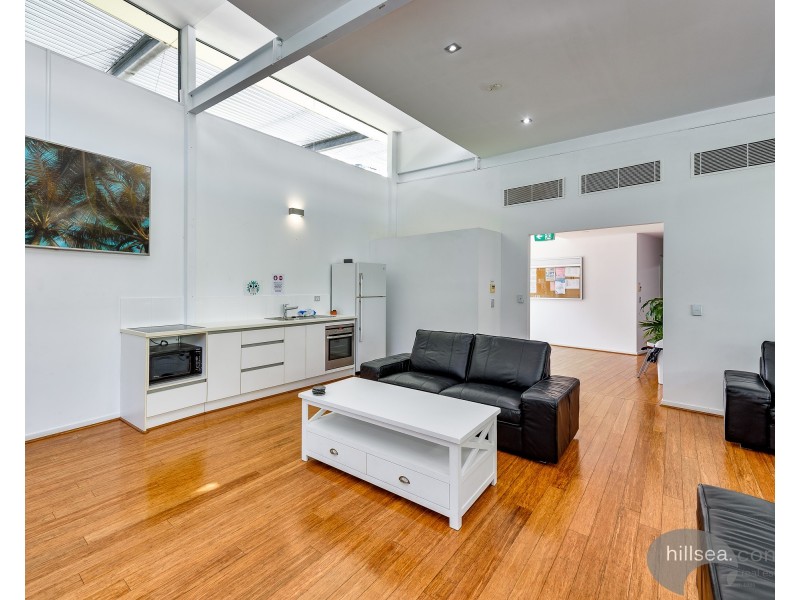 28 Bayview Street, Runaway Bay QLD 4216