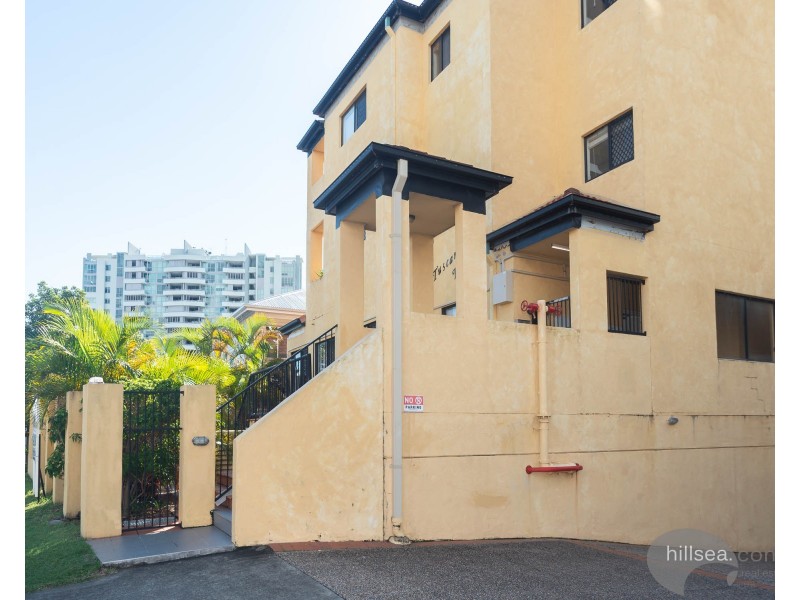 14/143 Frank Street, Labrador QLD 4215
