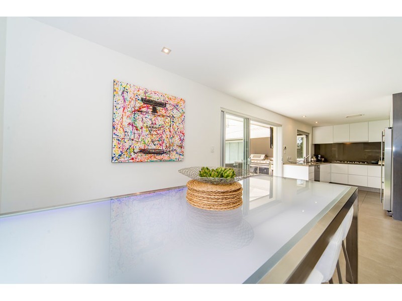 2 Tinba Court, Runaway Bay QLD 4216