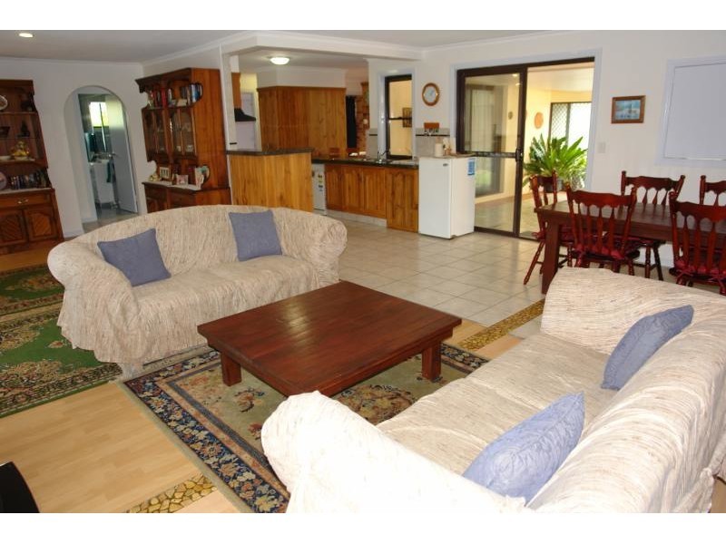 6 Tambo Court, Helensvale QLD 4212