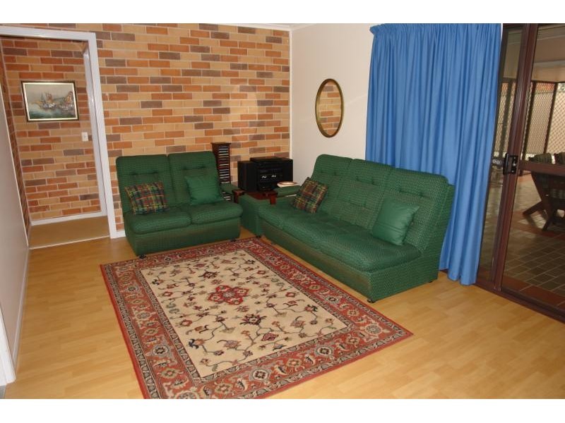 6 Tambo Court, Helensvale QLD 4212