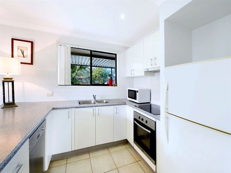 28 Burrinjuck Drive, Coombabah QLD 4216