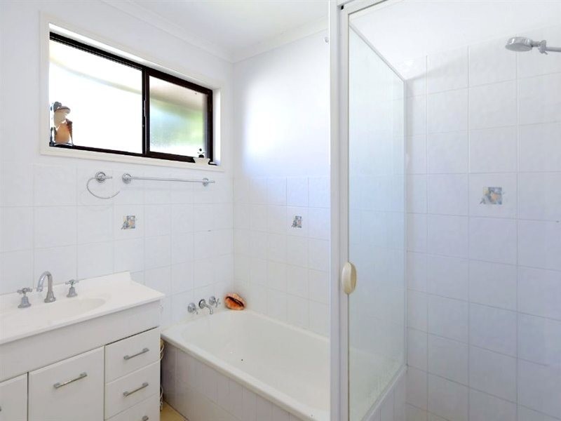 28 Burrinjuck Drive, Coombabah QLD 4216