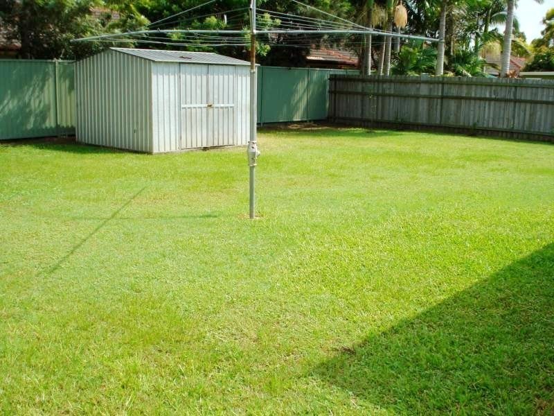 28 Burrinjuck Drive, Coombabah QLD 4216