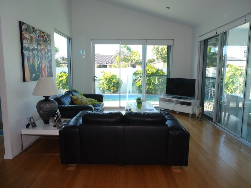 1 Trieste Court, Coombabah QLD 4216