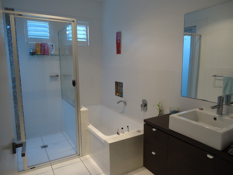 1 Trieste Court, Coombabah QLD 4216