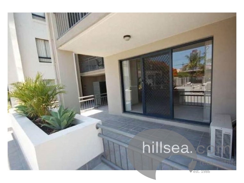 4/46-48 Lenneberg Street, Southport QLD 4215