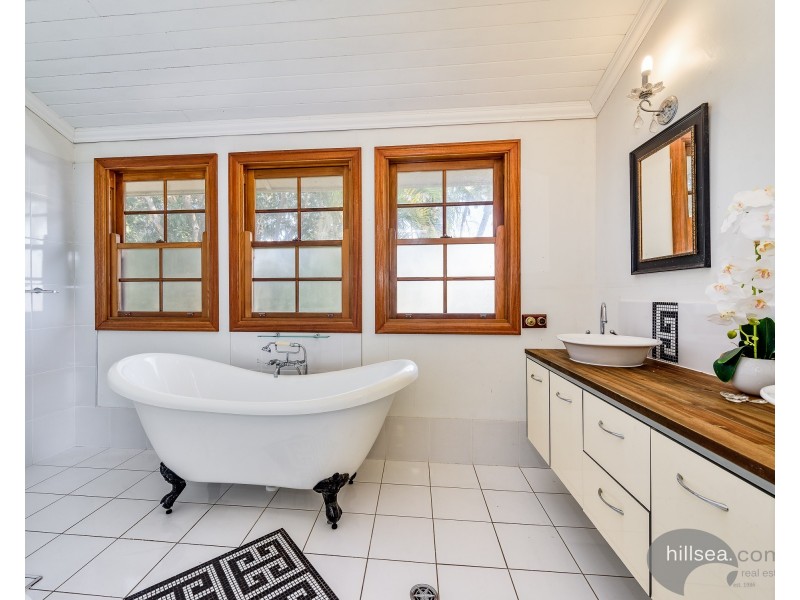9 Dunnes Avenue, Hope Island QLD 4212
