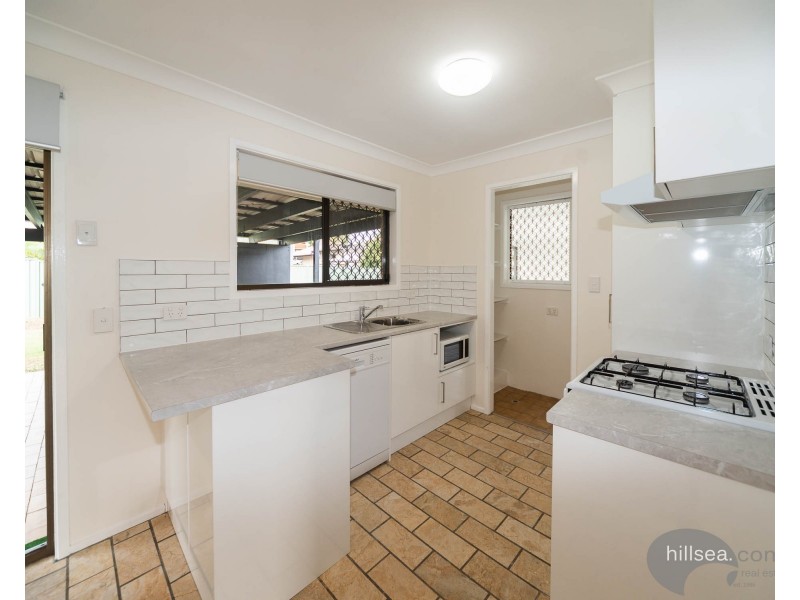 137 Kumbari Avenue, Labrador QLD 4215