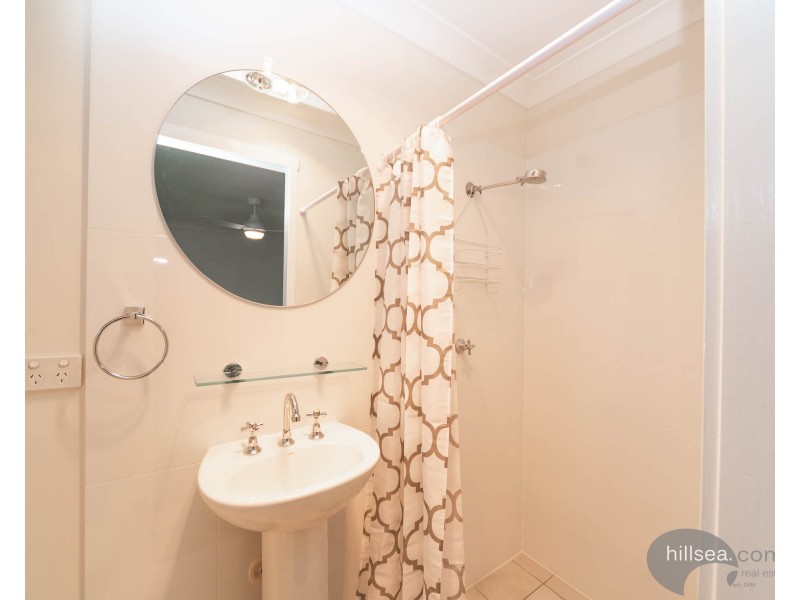 137 Kumbari Avenue, Labrador QLD 4215
