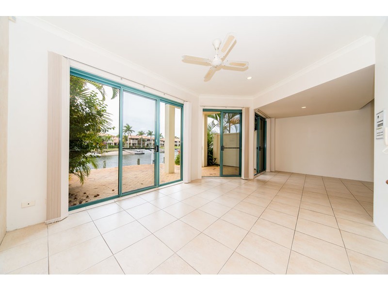 29/3 Lee Road, Runaway Bay QLD 4216