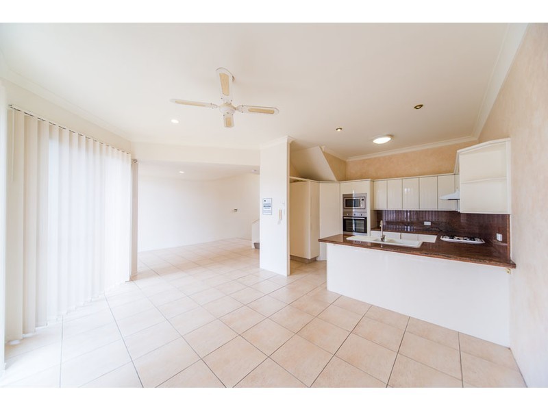 29/3 Lee Road, Runaway Bay QLD 4216