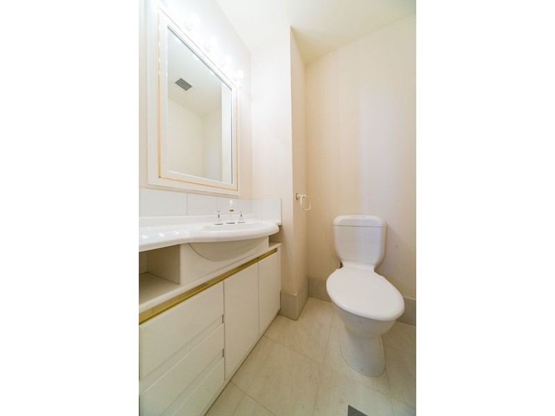 29/3 Lee Road, Runaway Bay QLD 4216
