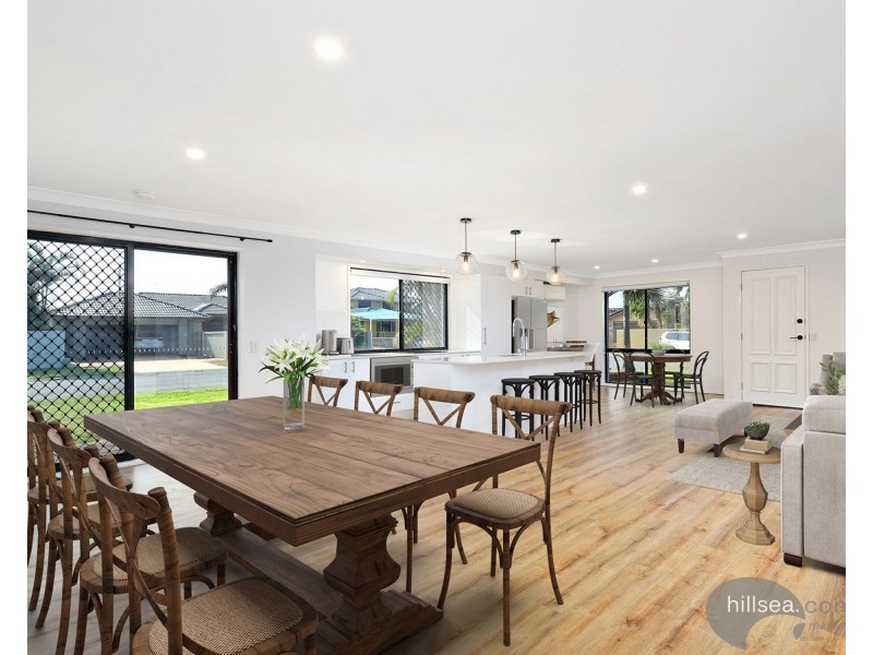 19 Lakefield Crescent, Paradise Point QLD 4216