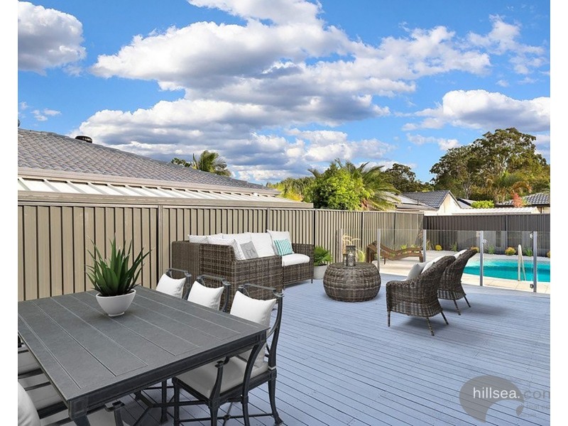 19 Lakefield Crescent, Paradise Point QLD 4216