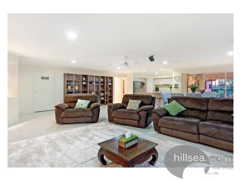 31 Zane Street, Molendinar QLD 4214