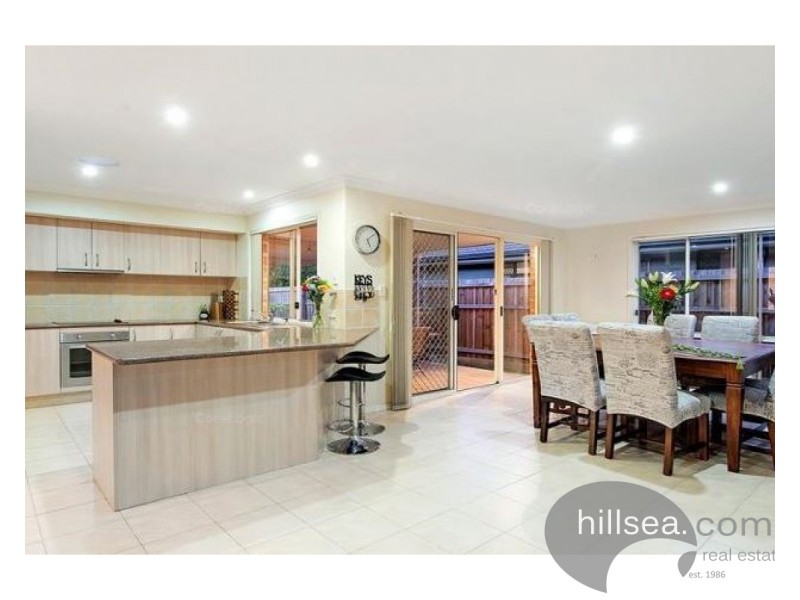 31 Zane Street, Molendinar QLD 4214