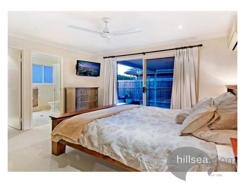 31 Zane Street, Molendinar QLD 4214