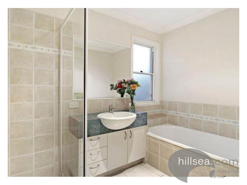 31 Zane Street, Molendinar QLD 4214