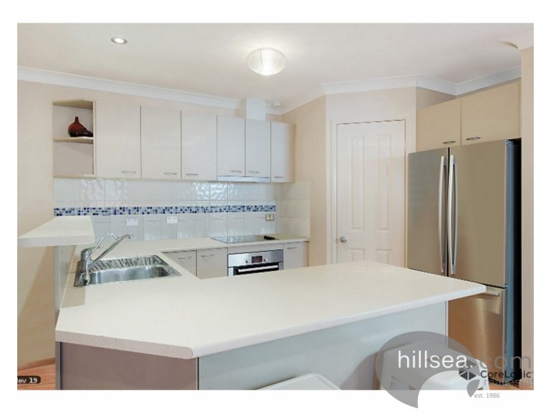 2/7 Coral Avenue, Labrador QLD 4215