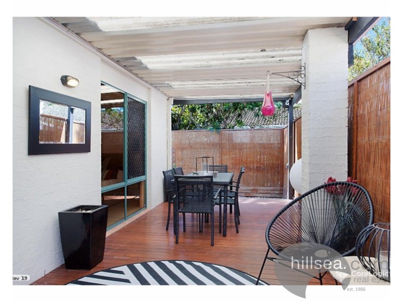 2/7 Coral Avenue, Labrador QLD 4215