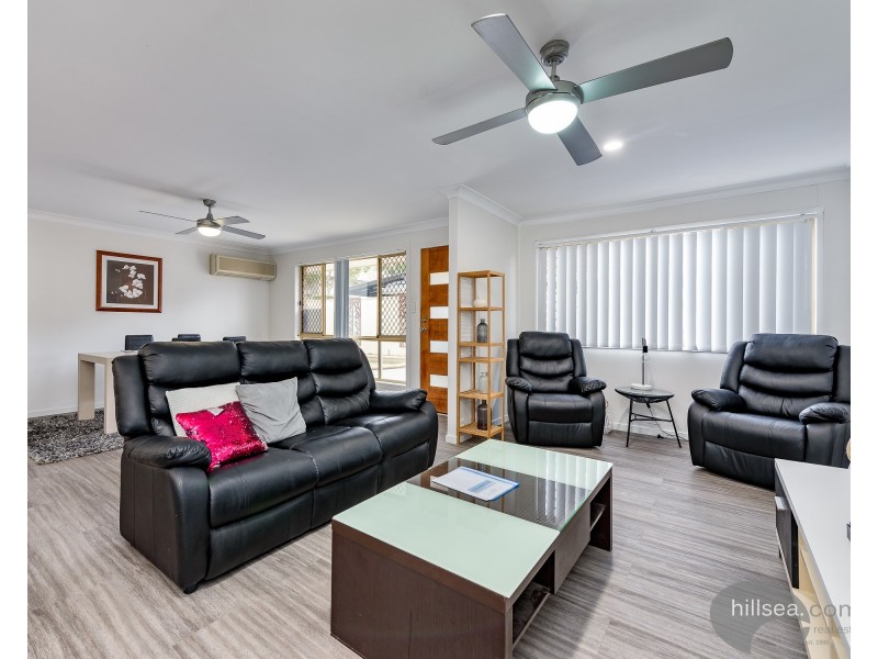 2/5 Burwood Court, Labrador QLD 4215