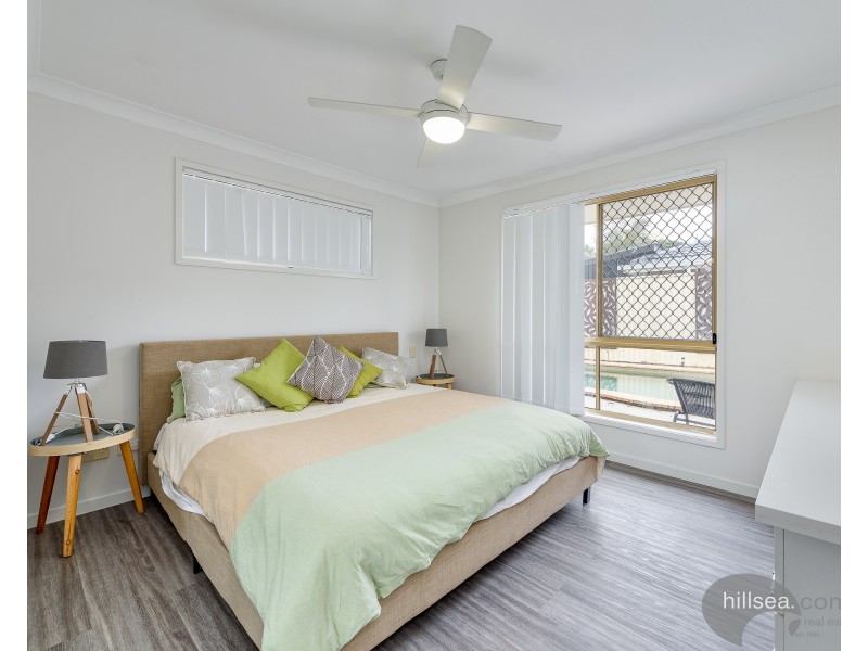 2/5 Burwood Court, Labrador QLD 4215