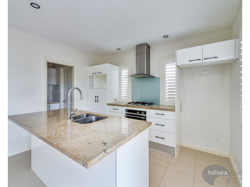 2/75 Broad Street, Labrador QLD 4215