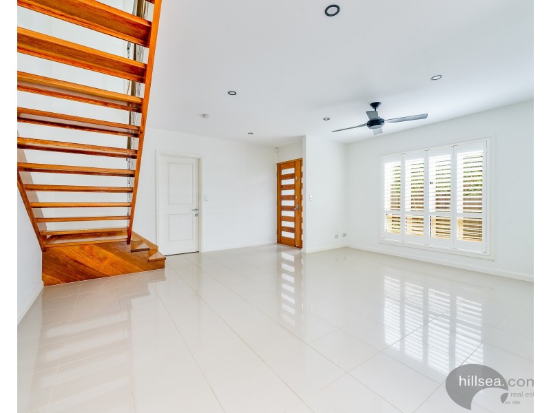 2/75 Broad Street, Labrador QLD 4215