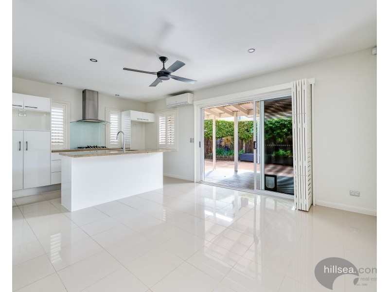 2/75 Broad Street, Labrador QLD 4215