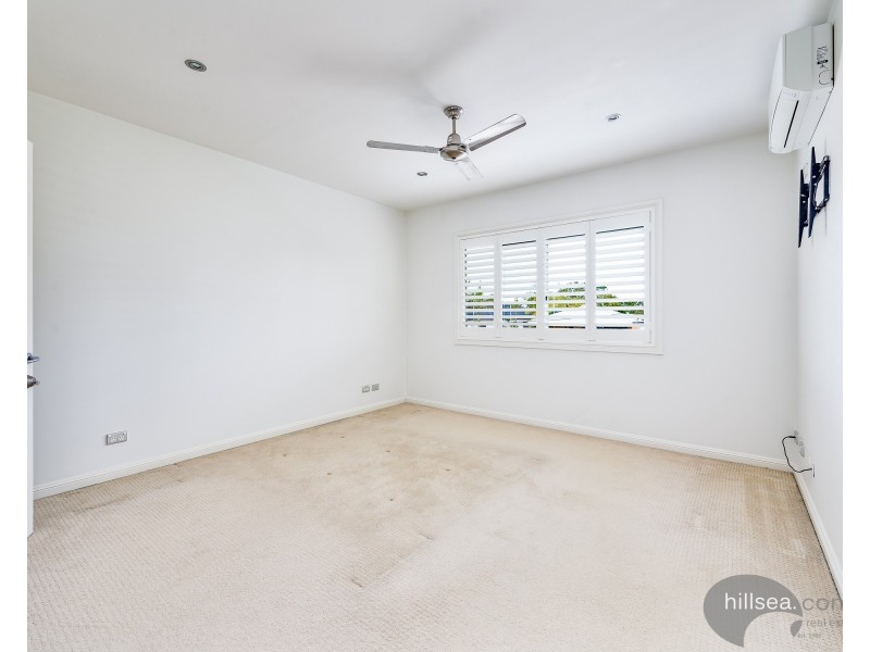 2/75 Broad Street, Labrador QLD 4215