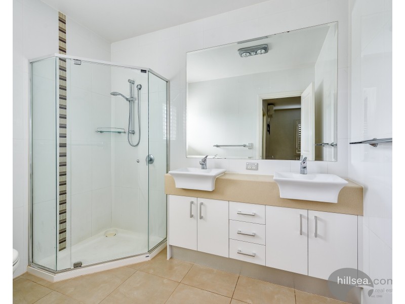 2/75 Broad Street, Labrador QLD 4215