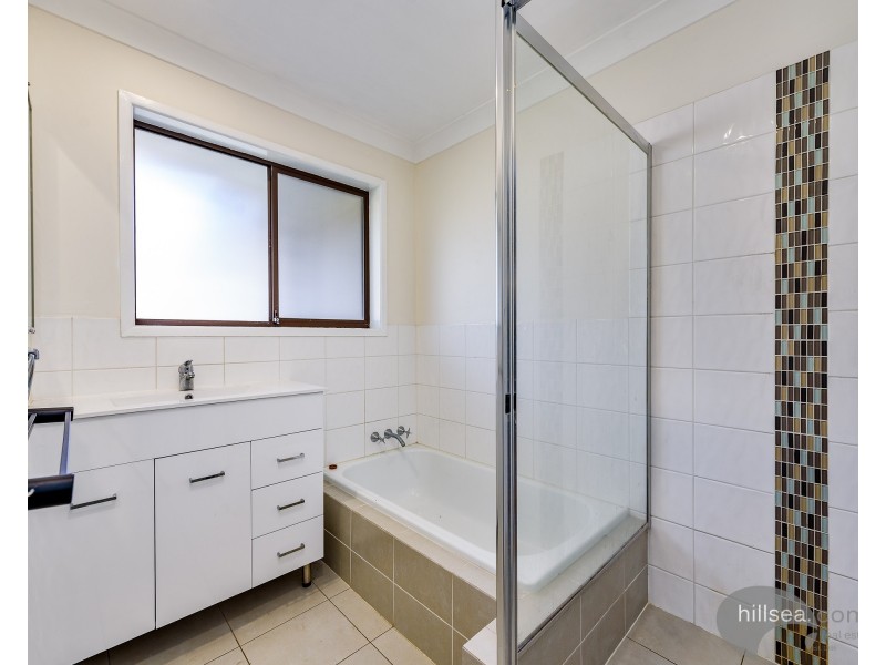 8 Wandilla Drive, Helensvale QLD 4212