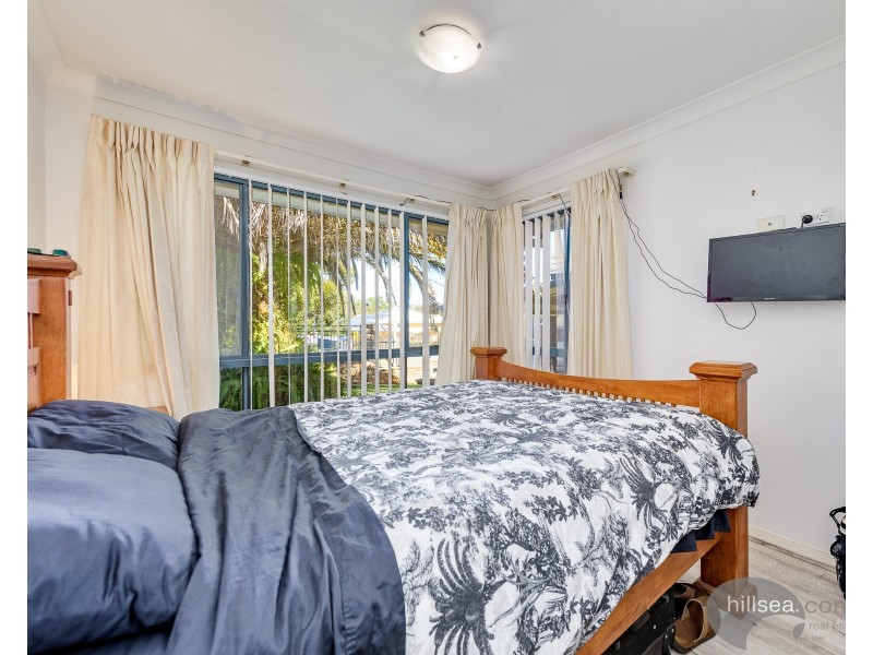 50 Manra Way, Pacific Pines QLD 4211