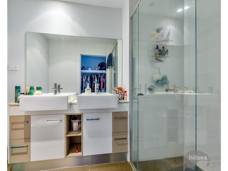 9/430 Pine Ridge Road, Coombabah QLD 4216