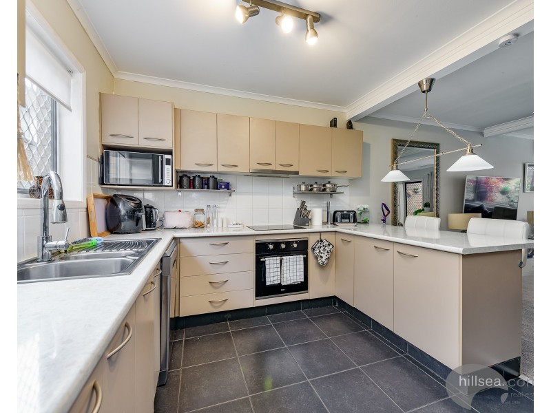 3/12 Errol Avenue, Paradise Point QLD 4216